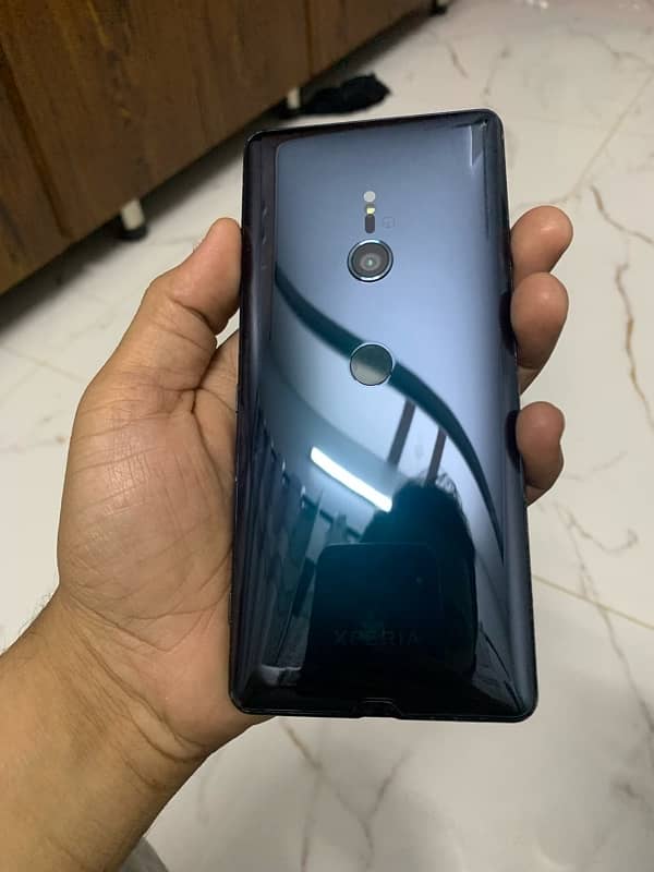 urgent sale sony xperia XZ3 1