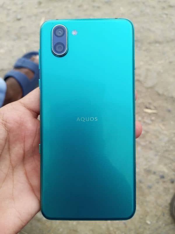 aquos r3 3