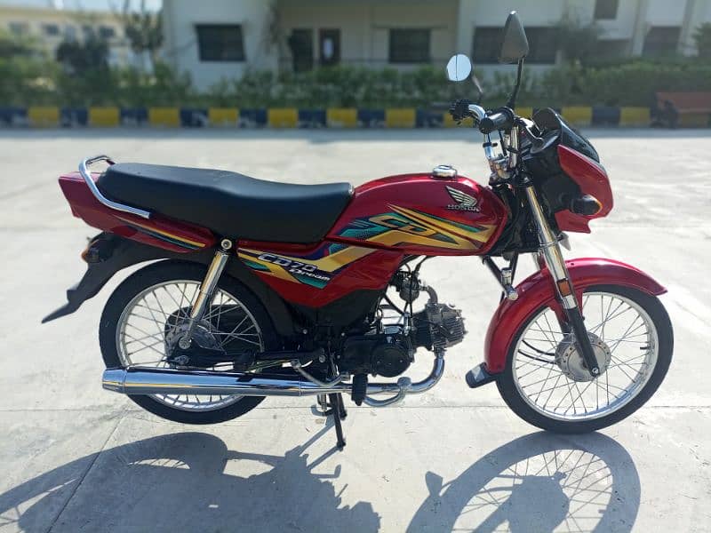 "CD-70 Dream Motorcycle for sale - Excellent Condition!" 2