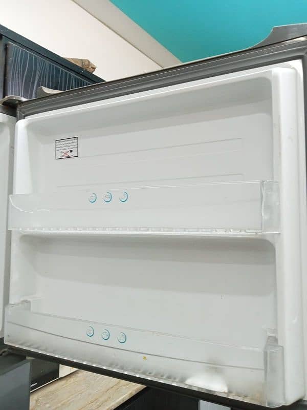 HAIER HRF 380 REFRIGERATOR MEDIUM SIZE 4