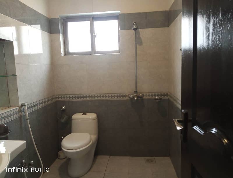 3 Bed Apartment Available For Rent In Askari 11 Lahore. 10