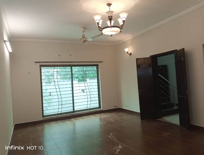 3 Bed Apartment Available For Rent In Askari 11 Lahore. 13