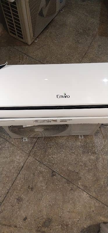 Enviro 1.5 ton  Inverter heat and cool Only 3 month used (O33O-386OO25 0