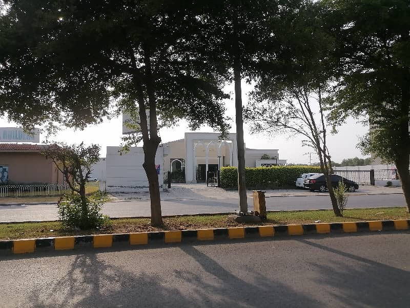 Ideal 4 Kanal Commercial Plot Available In Paragon City - Broadway, Lahore 1