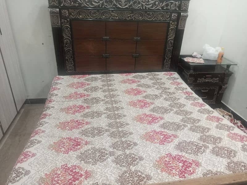 Double bed set with side tables and dressing table 0