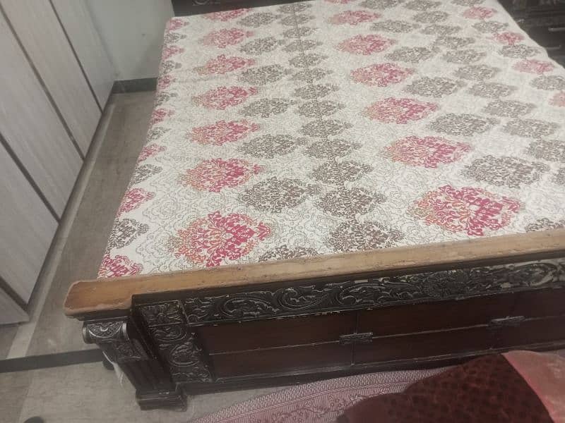 Double bed set with side tables and dressing table 1