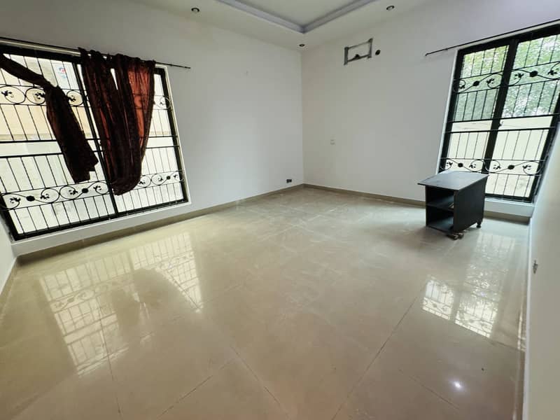 1 Kanal upper portion Located In Sukh Chayn Gardens Is Available For Rent 7