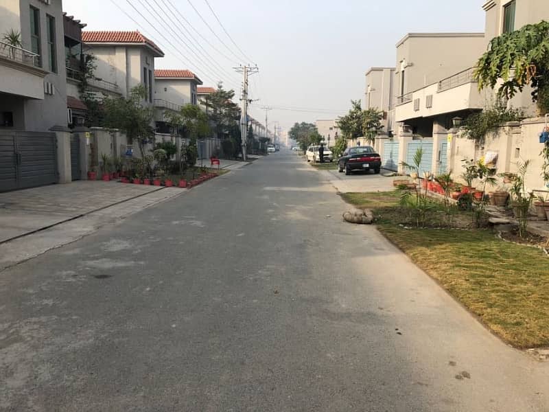 1 Kanal 4 Bedrooms House For Sale In Askari XI. Lahore 1