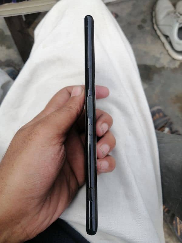 Sony Xperia 1 good condition all ok non pta best for gaming 4