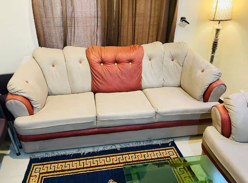 Used Sofa Set in Excellent Condition - Stylish & Comfortable 3