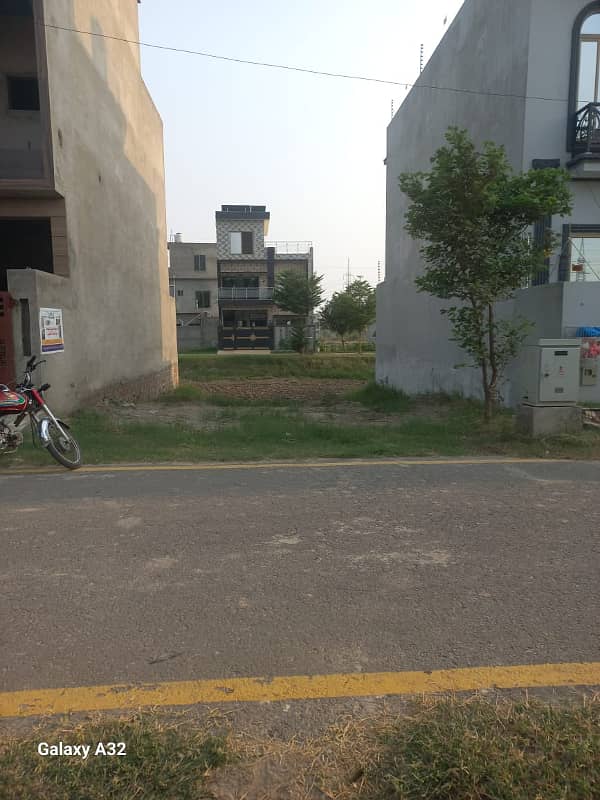 5 MARLA PLOT IN DIMOND BLOCK PARKVIEW CITY LAHORE 2