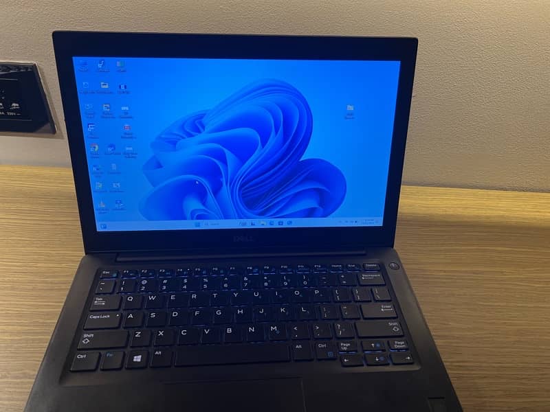 Dell Latitude 7290 i7 8th Gen 11