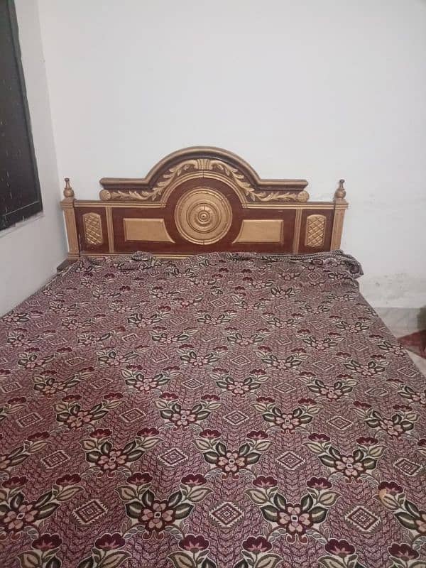 selling bed set 0