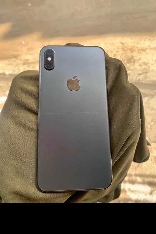 iphone XS 10/10 condition 1