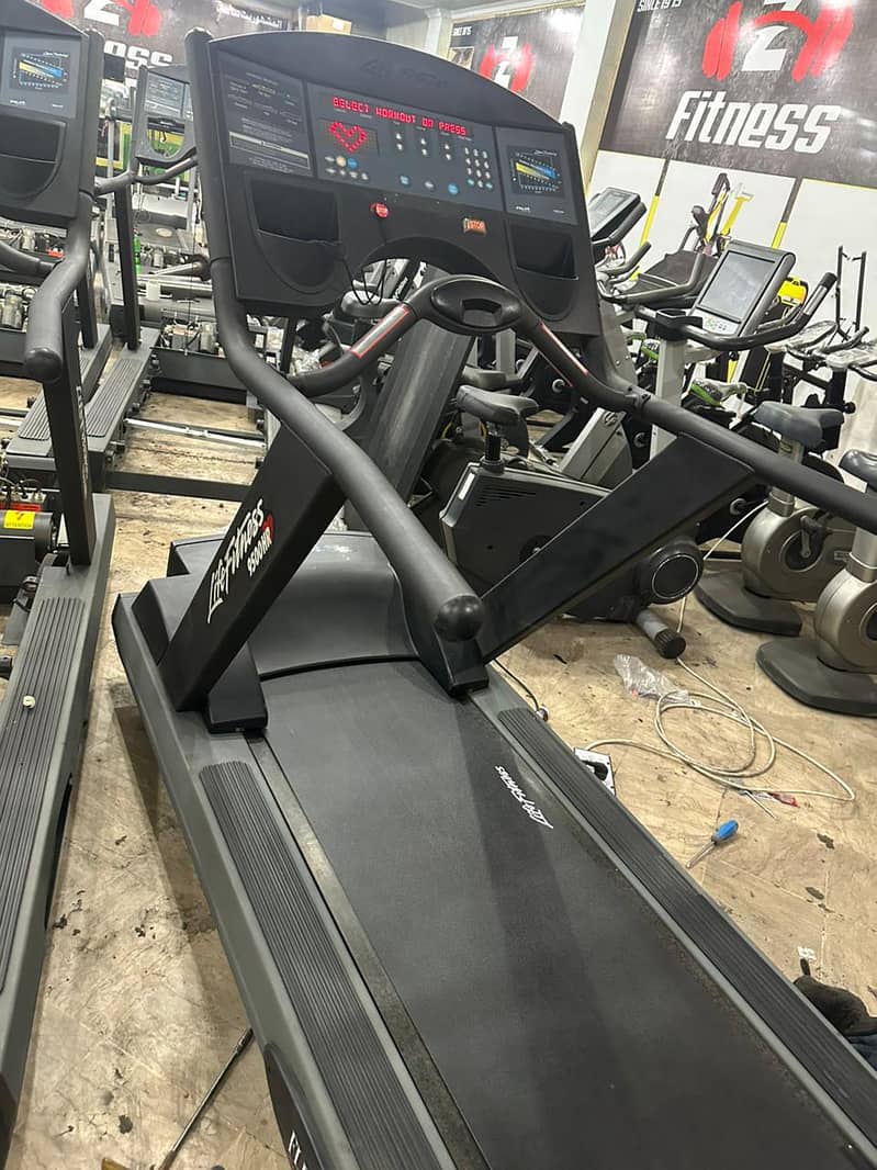 Life Fitness USA Brand Commercial Treadmill For Sale in Pakistan 2