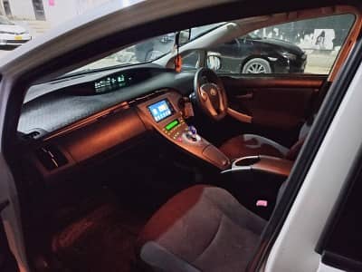 Toyota Prius 2013 reg 2017 10