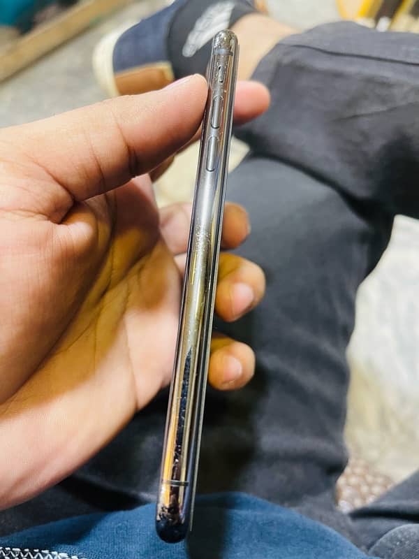 iPhone X 256 Non PTA 3