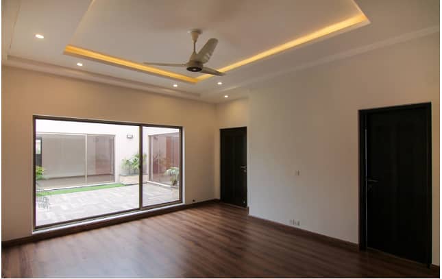 1 Kanal Lavish Upper Portion On Top Location For Rent In DHA Phase 6 Lahore 12