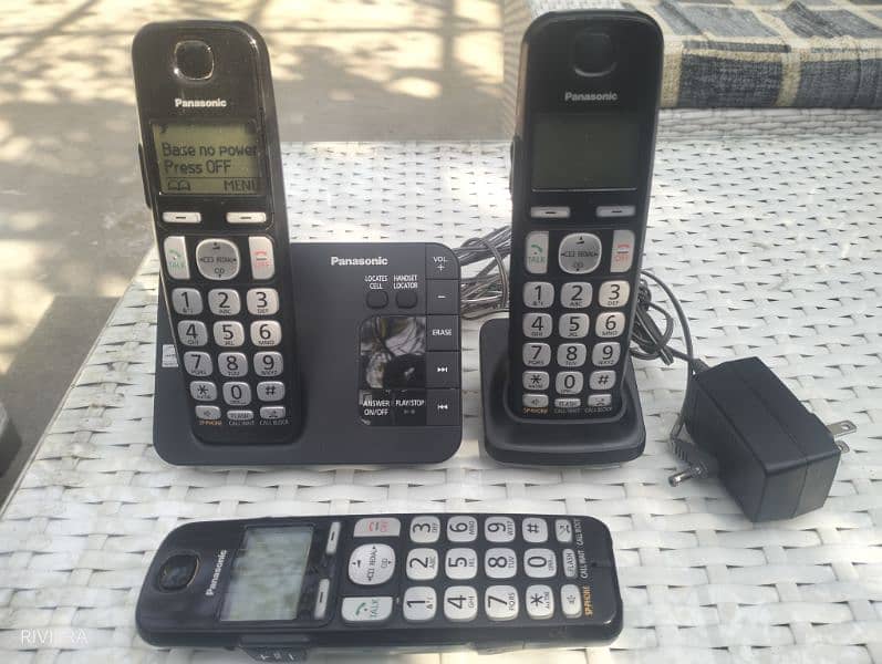 Panasonic KX-TGE430 Trio Cordless 0