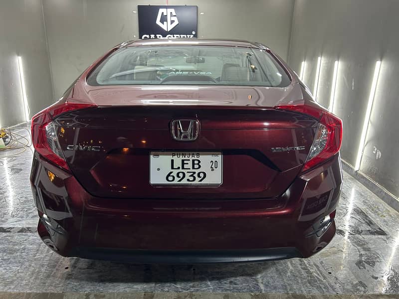 Honda Civic 1.8 i-VTEC CVT 2020 Model Excellent Condition 2