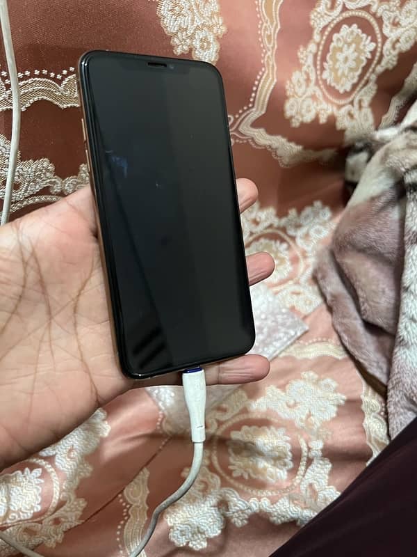 iphone xs 255 gb PTA approved 4