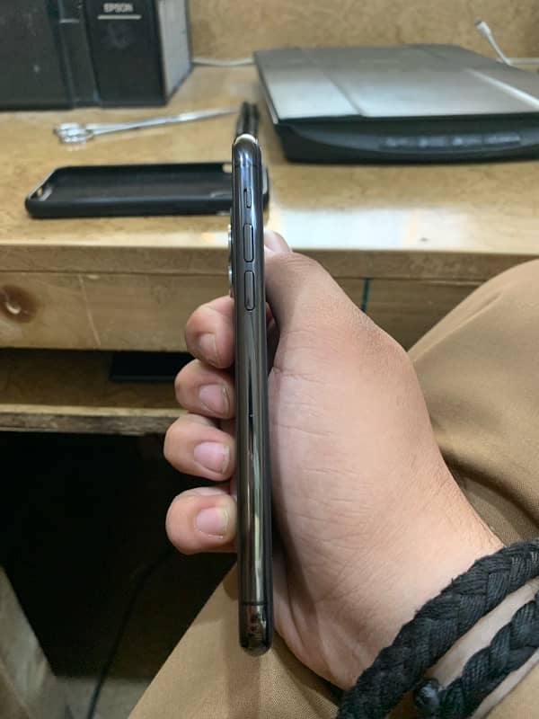 iPhone 11 pro non PTA (jv) 3