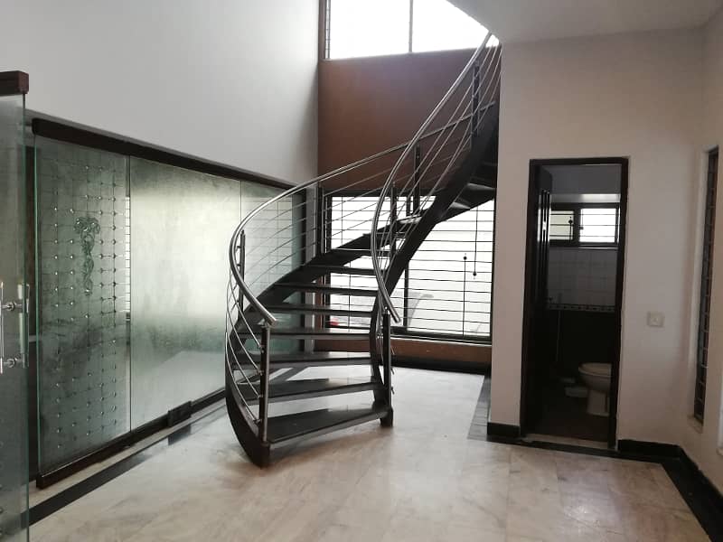 1 Kanal Beautifully Designed House With 100% Original Pics Available For Rent In DHA Lahore 16