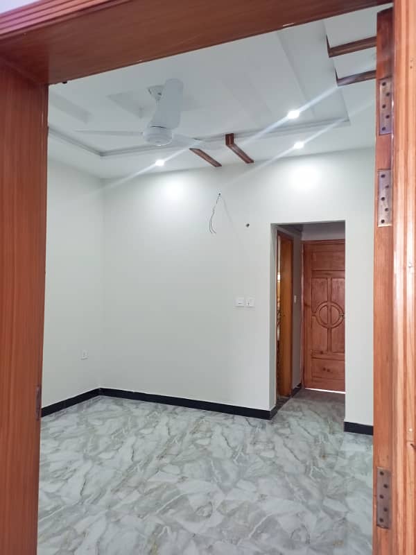 Upper portion house 1.5story available for rent location main haji cam double road. 7