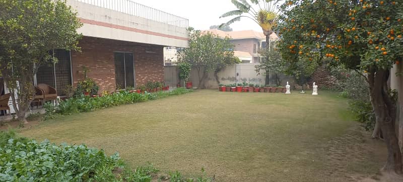 DHA Lahore 2 Kanal Owner Build Design House With 100% Original Picture Available For Sale 2