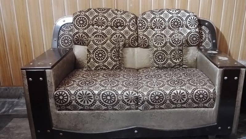 Sofa for sale. 4