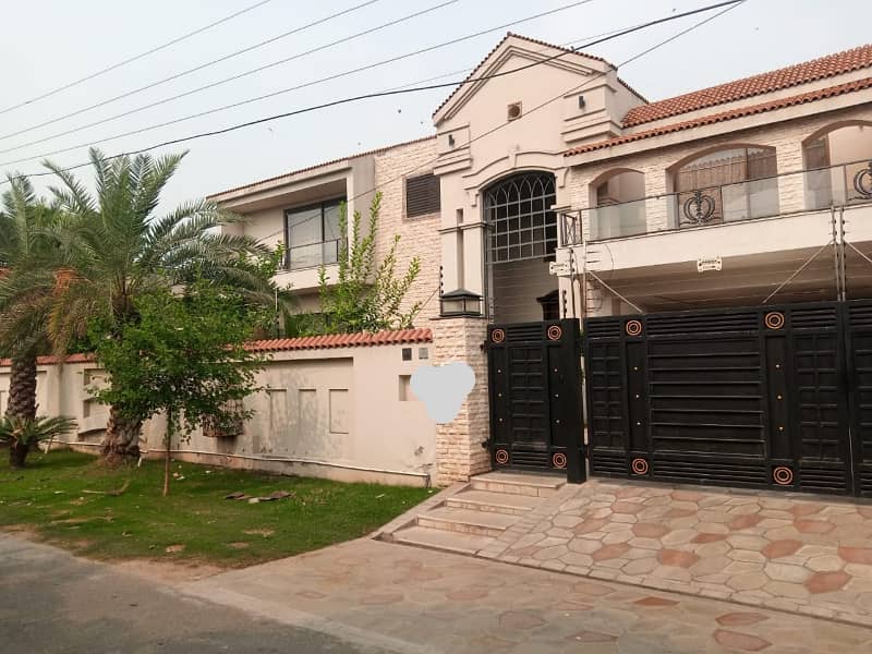 DHA Lahore 2 Kanal Faisal Rasool Design House Fully Furnished And Full Basement With Swimming Pool With 100% Original Pics Available For Sale 27