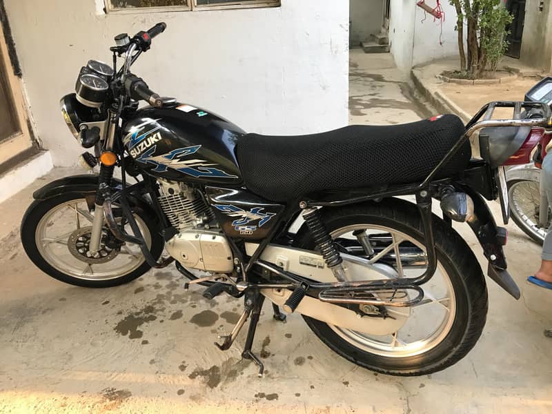 Suzuki GS 150 2017 5