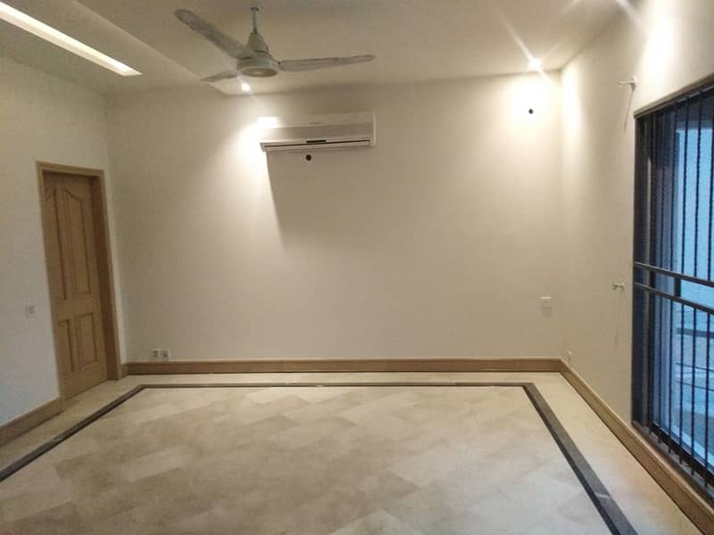 1 Kanal Super Out House Prime Hot For Sale dha Phase5 15