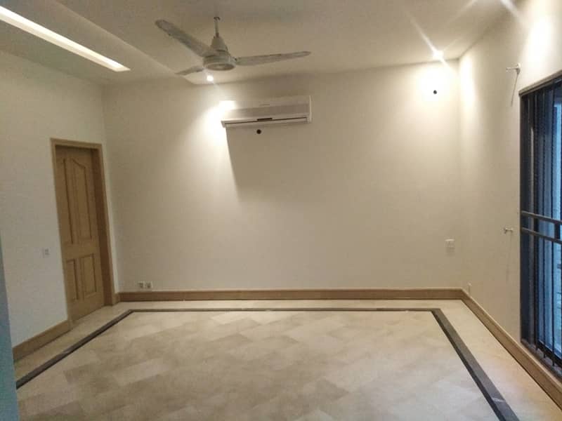 1 Kanal Super Out House Prime Hot For Sale dha Phase5 16