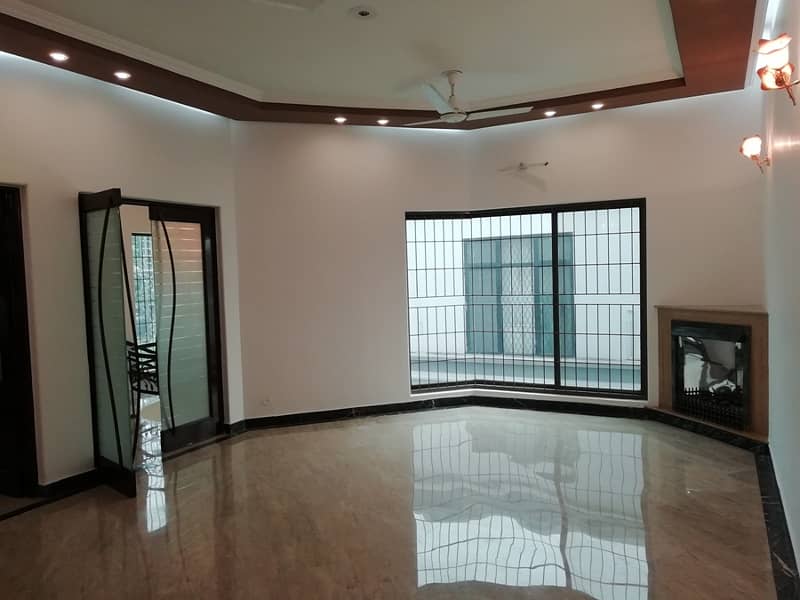 1 Kanal Super Out House Prime Hot For Sale dha Phase1 8