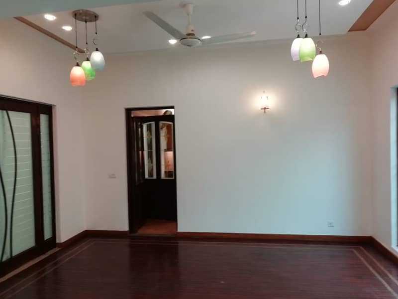 1 Kanal Super Out House Prime Hot For Sale dha Phase1 16