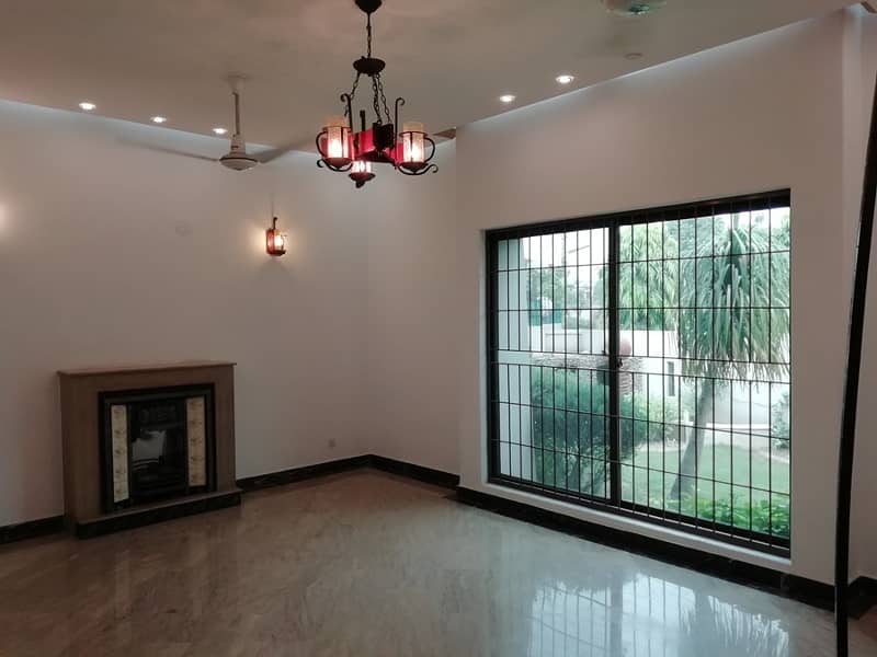 1 Kanal Super Out House Prime Hot For Sale dha Phase1 17