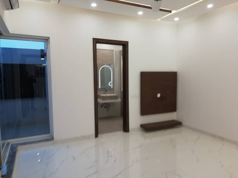 1 Kanal Modern out Design House Prime Hot For Sale Sui Gas Phase1 17