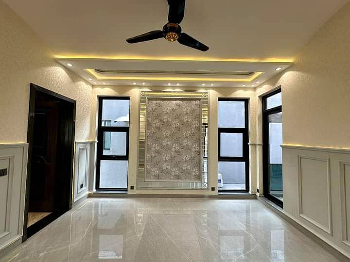 10 Marla Ultra Modern Super Luxurious Bungalow For Sale In DHA Defence 9