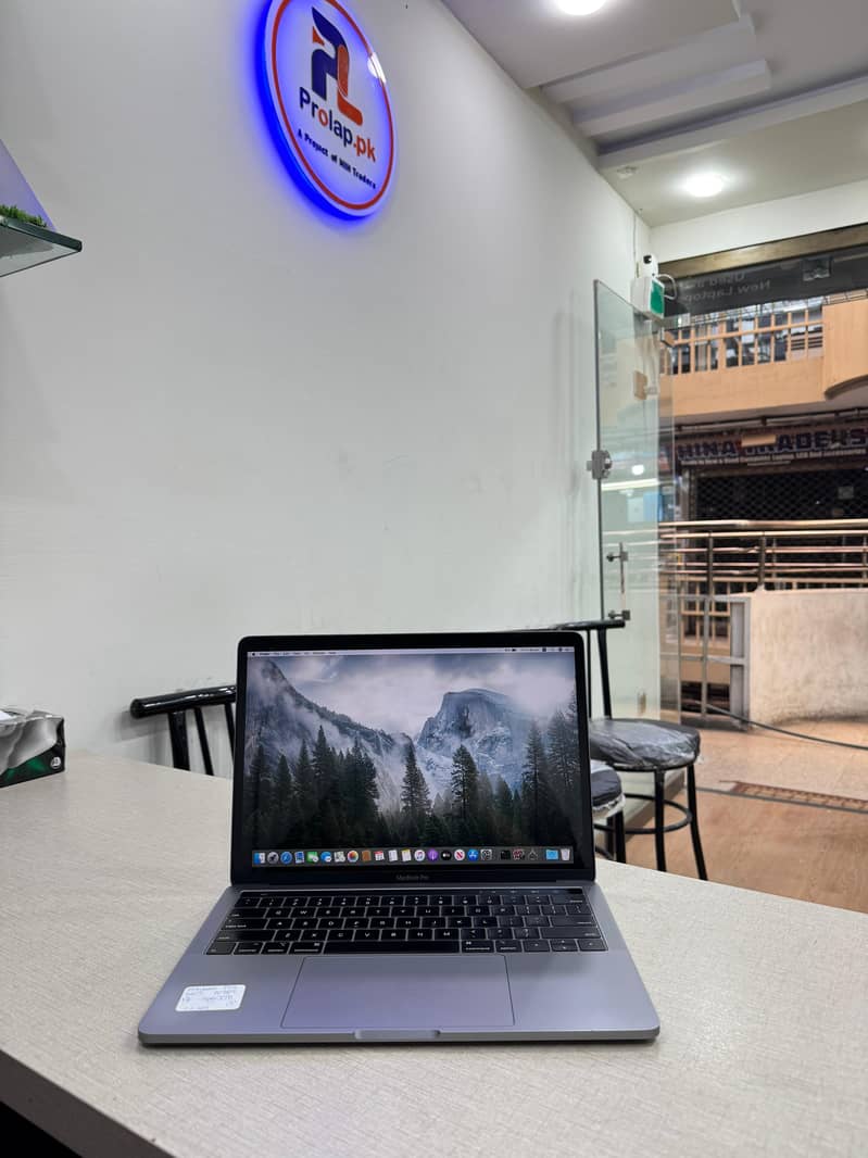 MacBook Pro / 13-inch 2019 / 16GB RAM 1TB SSD 1