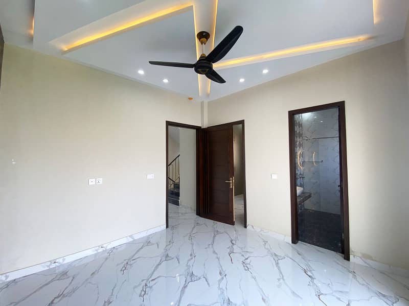 5 Marla Ultra Modern Super Luxurious Bungalow for Sale in DHA Defence 20