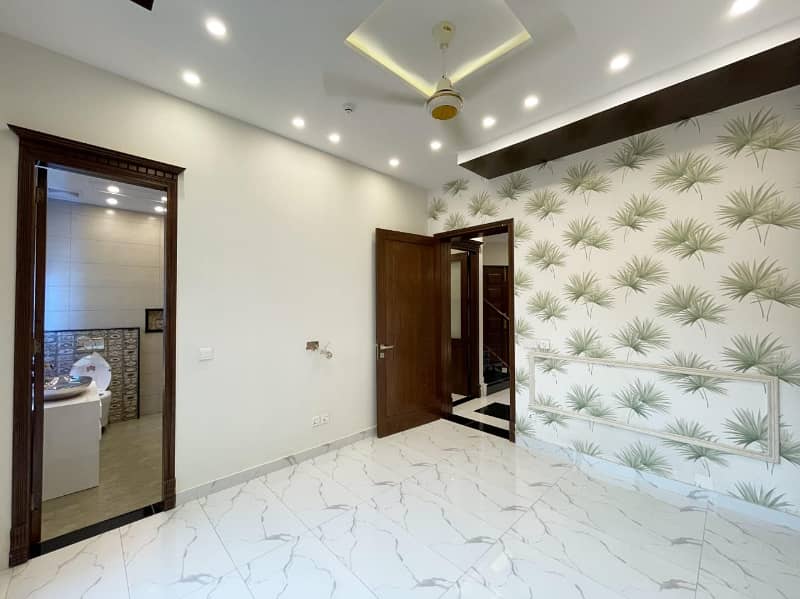 5 Marla Ultra Modern Super Luxurious Bungalow for Sale in DHA Defence 8