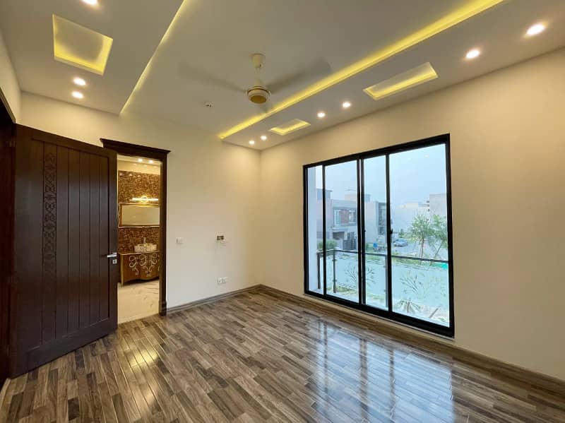 5 Marla Ultra Modern Super Luxurious Bungalow for Sale in DHA Defence 16