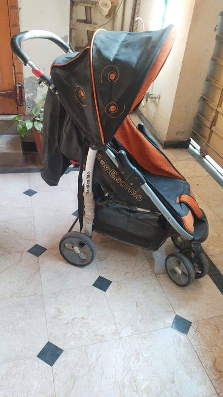 Baby pram just looks new not used much 0