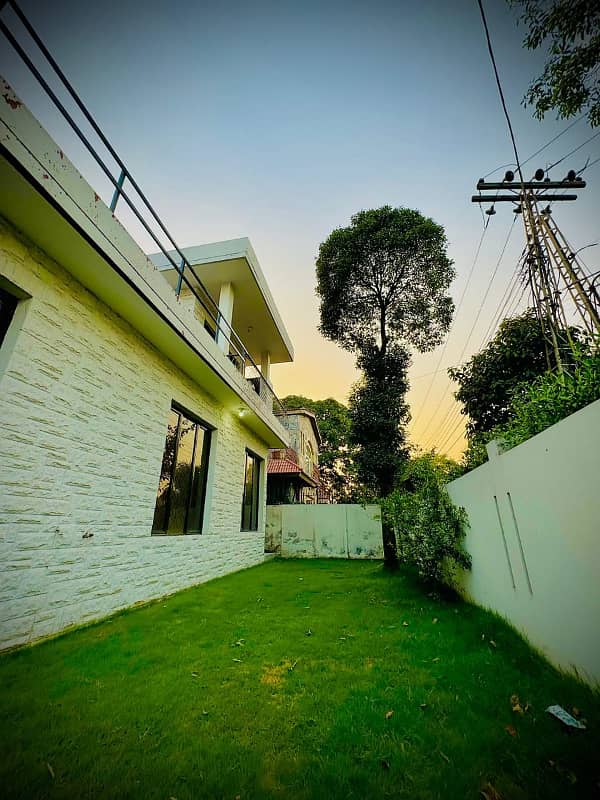 Kanal Corner House Sale In DHA Phase 1-E-Lahore 1