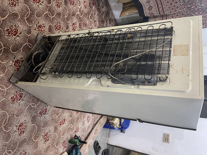 Refrigerator for sale 2 door in good condition 7