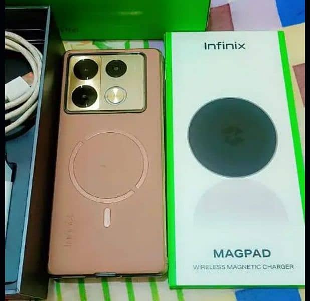 Infinix note 40 pro 12+12/256gb only 1 mont used 10hy10 exchange posib 5