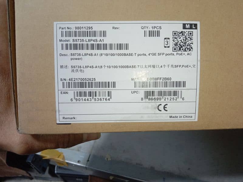 Huawei 12 Port PoE + Switch Huawei S5700 series S5735-L8P4S-A1- 8