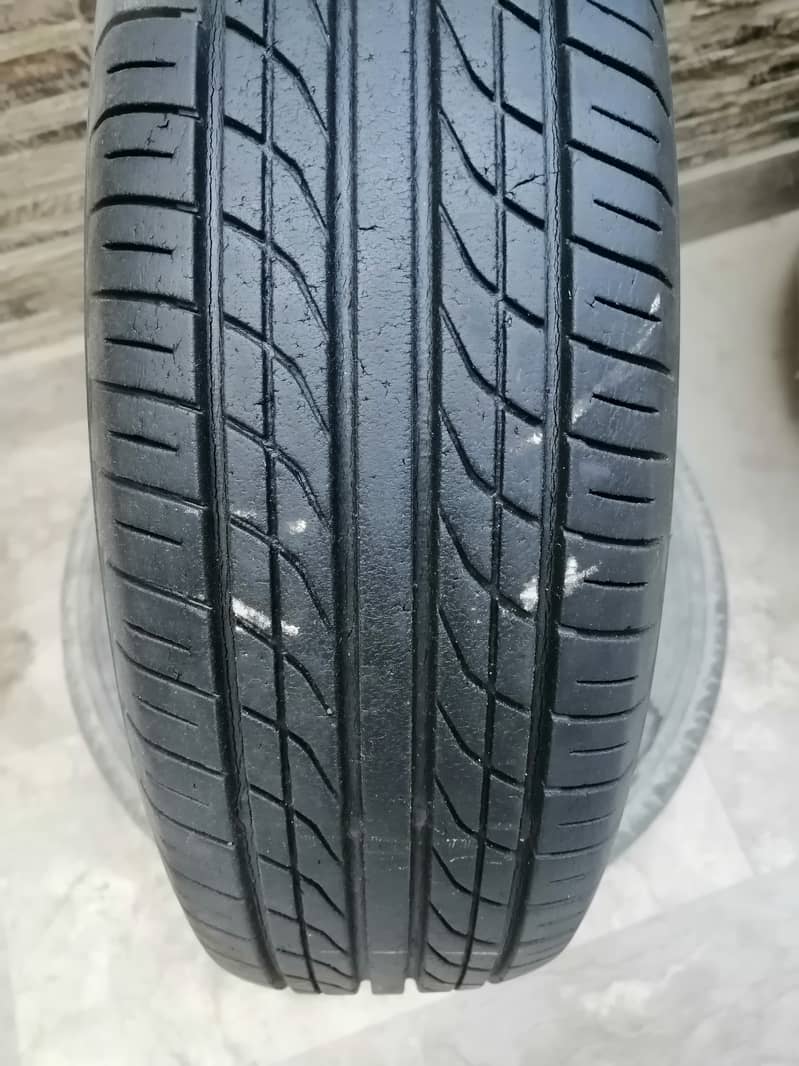 12 aur 13 Number kay tubeless tyres for sale. 1