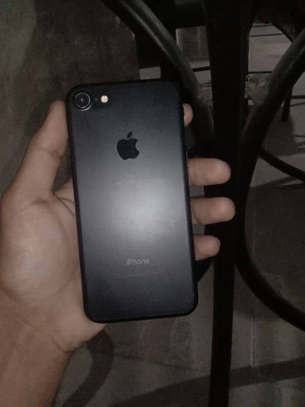 Assalamu alaikum iphone 7 non pta 128 gb 1